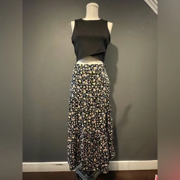 Who What Wear -Maxi Floral Skirt with pockets - Picture 1 of 2